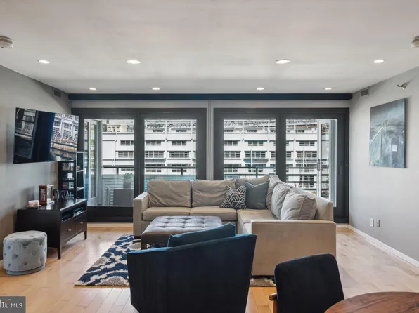 3 N Columbus Blvd APT Md307, Philadelphia, PA 19106