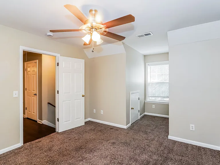 100 Homestead Ln — Photo 13