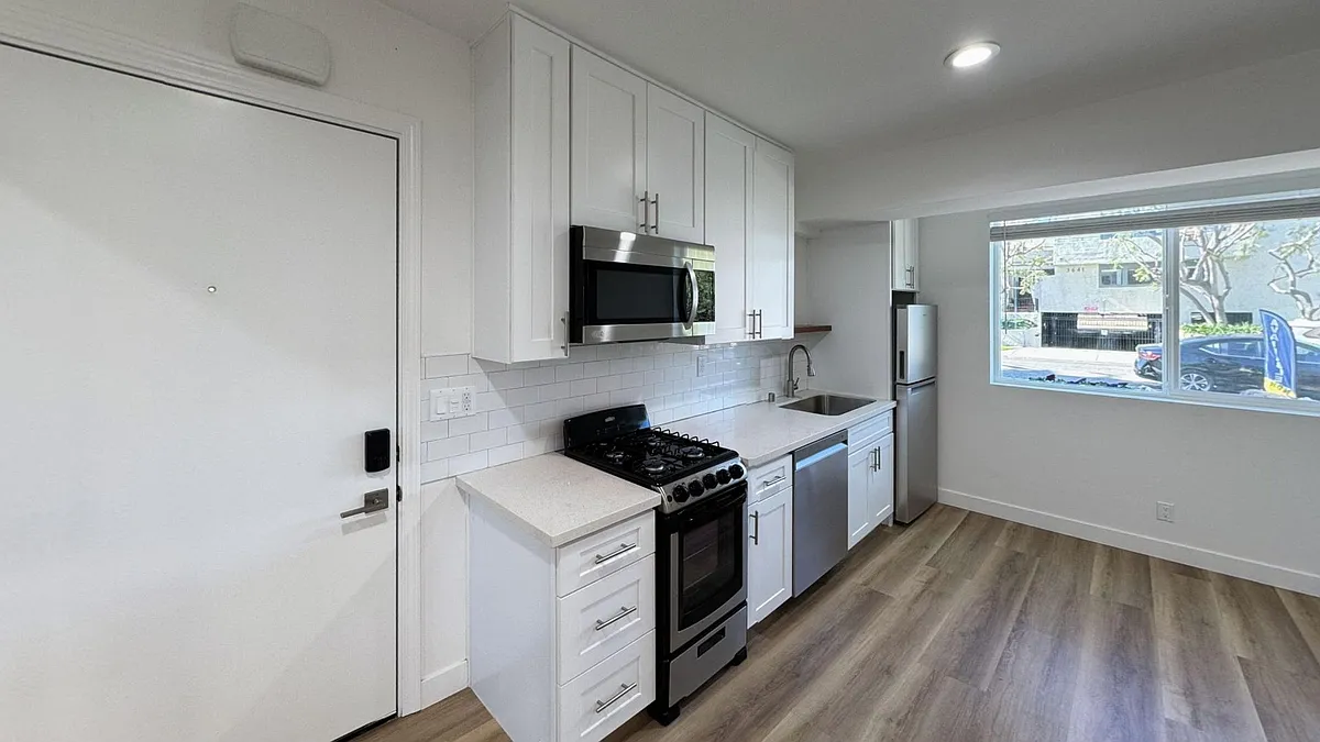 Building Photo - 3630 Midvale Ave #3636
