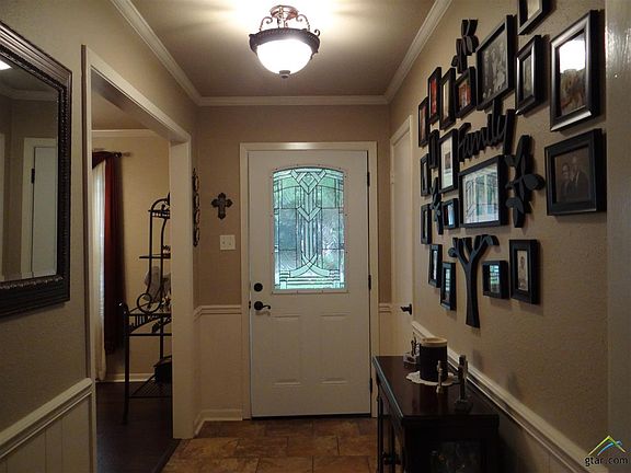 3rd image of 1208 Larkspur Ln