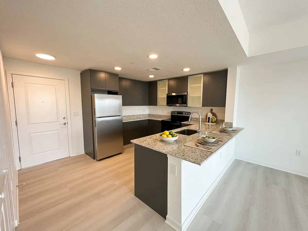 3 bed, 1150 sqft, $2,049 — Photo 1