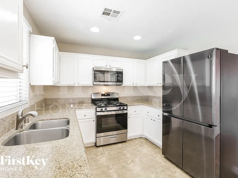 332 Judith Ann Ct — Photo 7