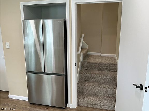 4th image of 262 Miller Ct