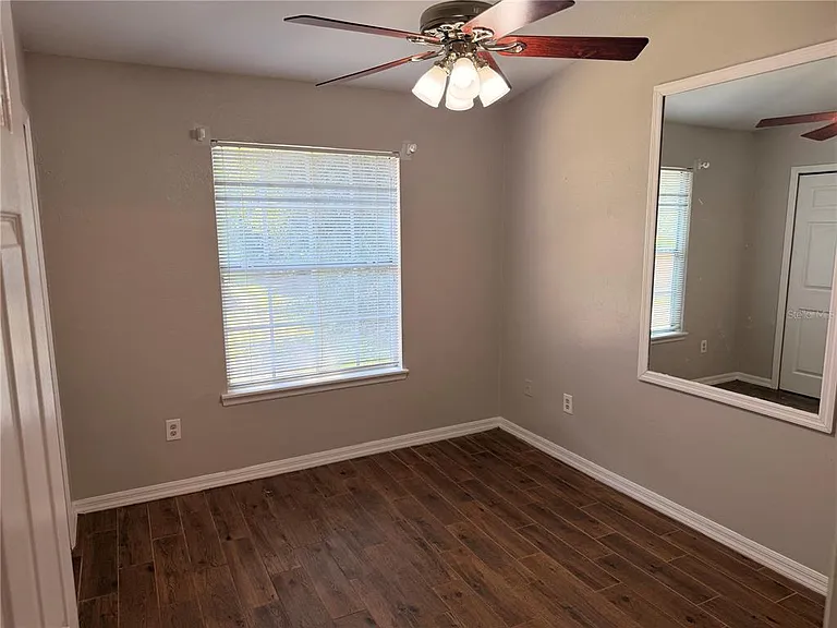 439 NW 50th Blvd — Photo 21