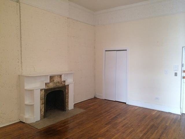 2nd image of 31 W 76th St #2D
