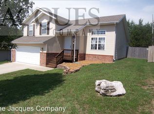 1207 W Robin St, Ozark, MO 65721