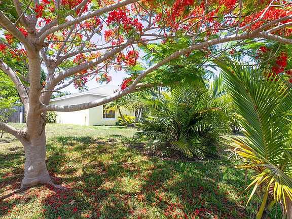3rd image of 2385 SE Master Avenue