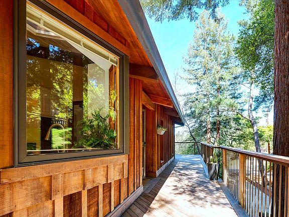 5th image of 3468 Oak Knoll Dr