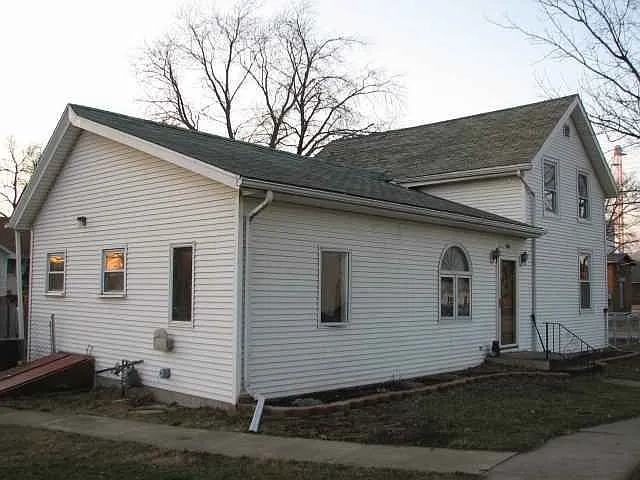 301 S East St photo 1