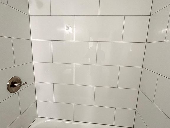 2nd image of 1605 Earl Ave