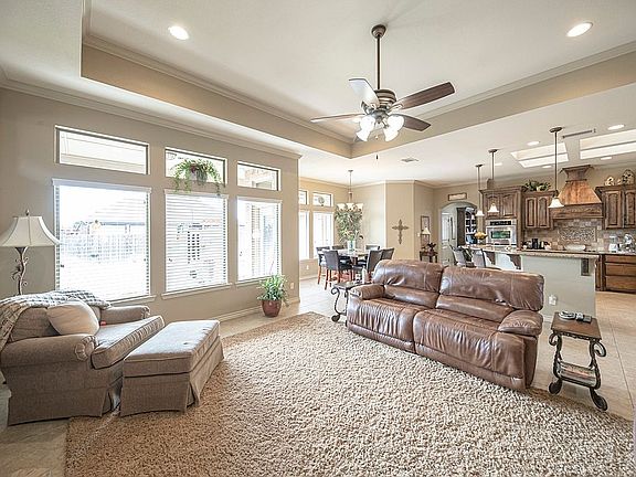 5th image of 5303 Hilltop Dr