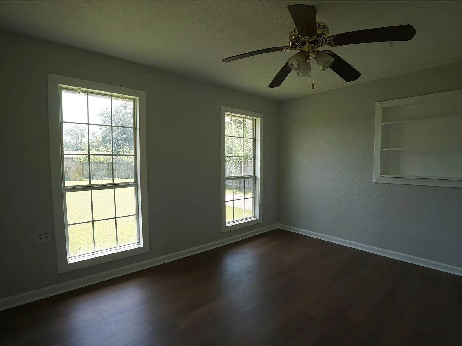 4 bed, 2.0 bath, 1404 sqft, $1,700 — Photo 4