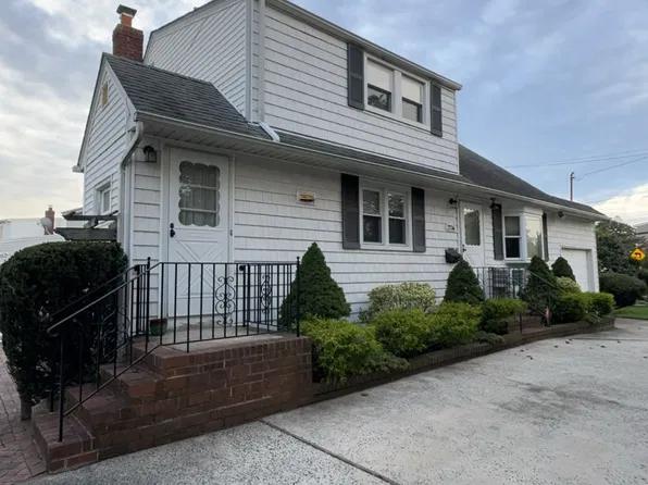 2736 Terrell Ave, Oceanside, NY 11572