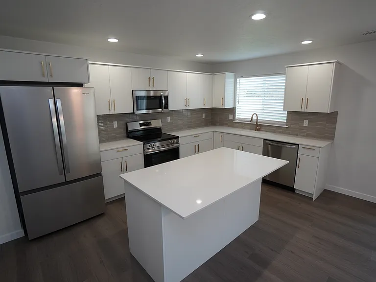 5813 W Stavros St — Photo 7