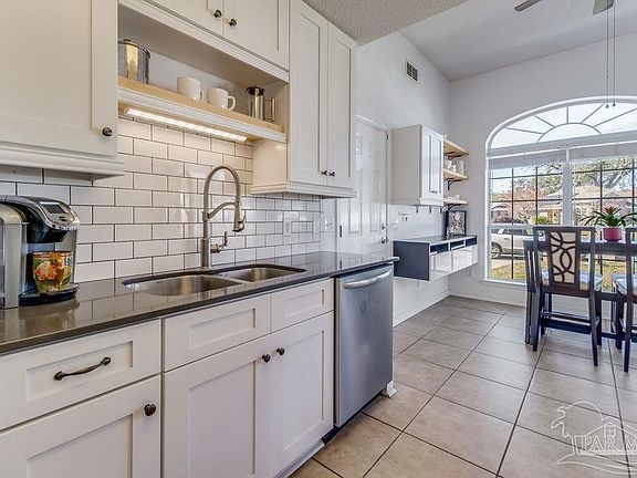 2nd image of 4862 Genevive Ct