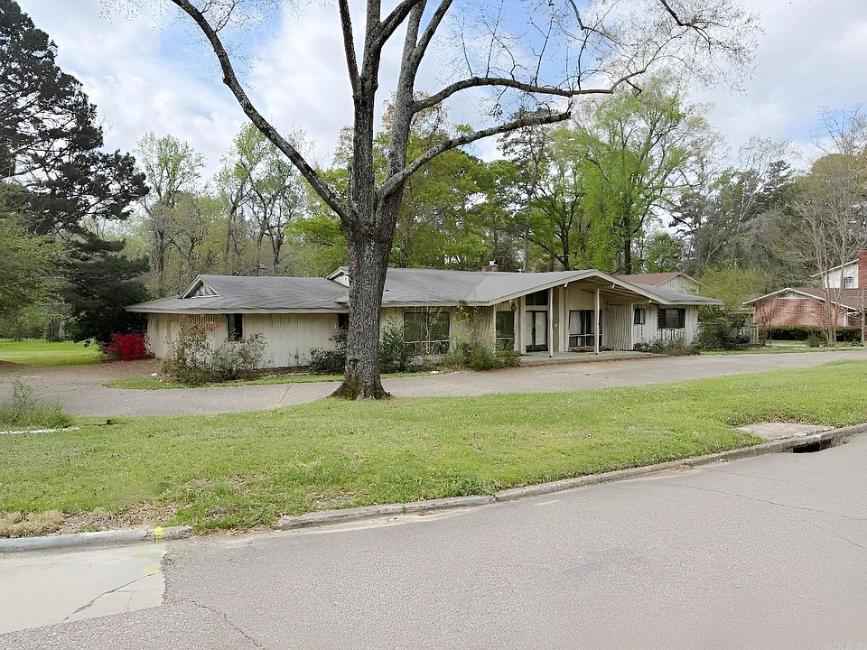 1st image of 147 Woodland Dr