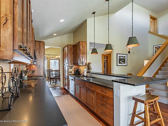 4th image of 3930 Pond Dr #4713