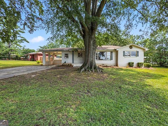 2nd image of 2801 Miriam Ln