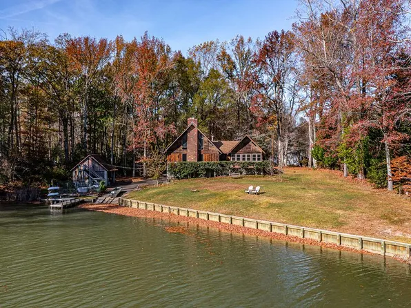 219 Florida Dr, Heathsville, VA 22473