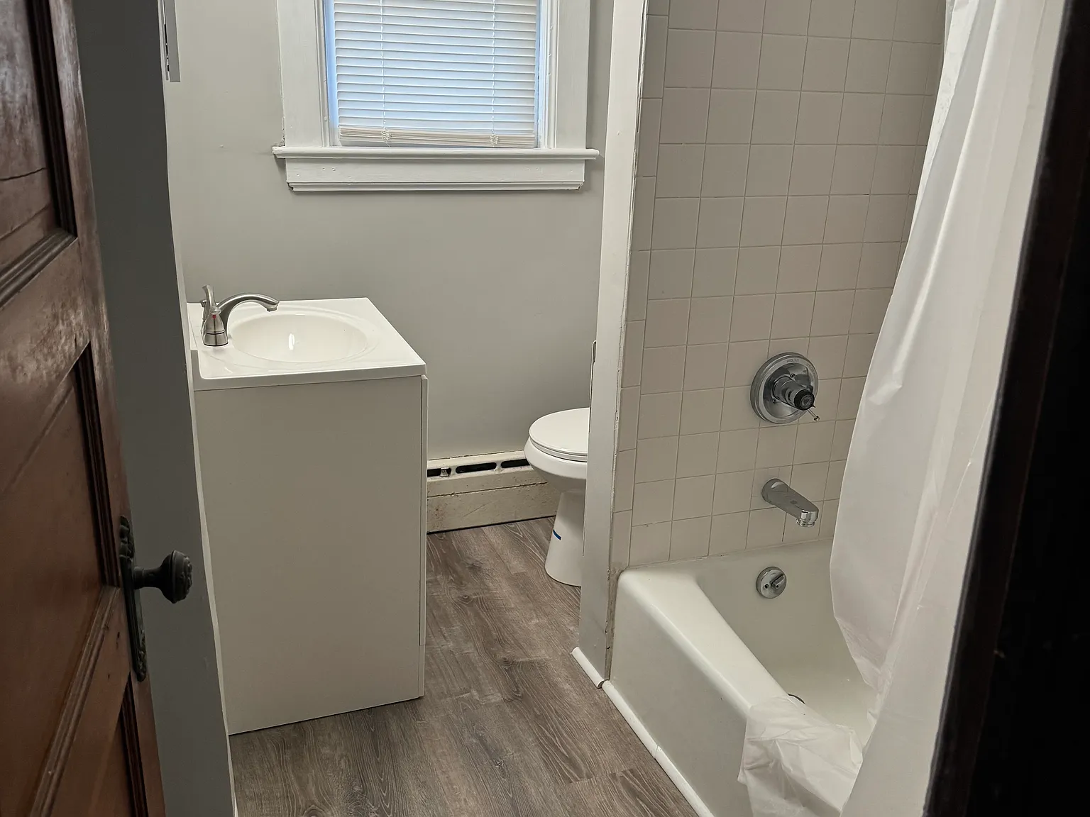 3 bed, 1100 sqft, $1,600 — Photo 3