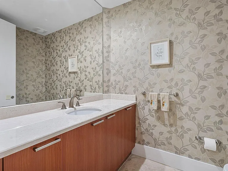 2640 Lake Shore Dr #107 — Photo 21