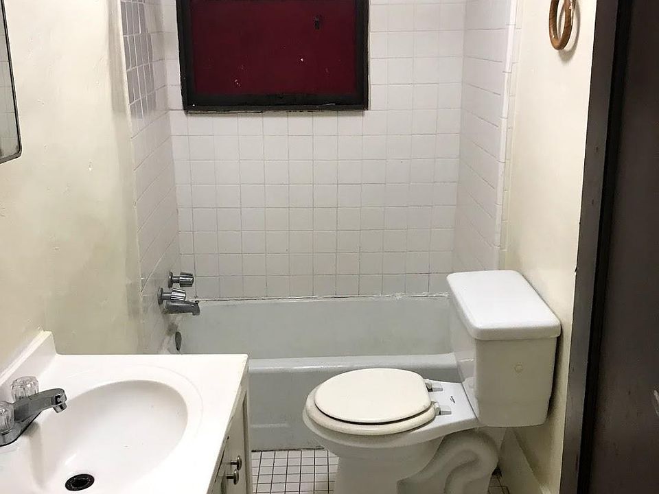 2nd image of 1720 W 11th St