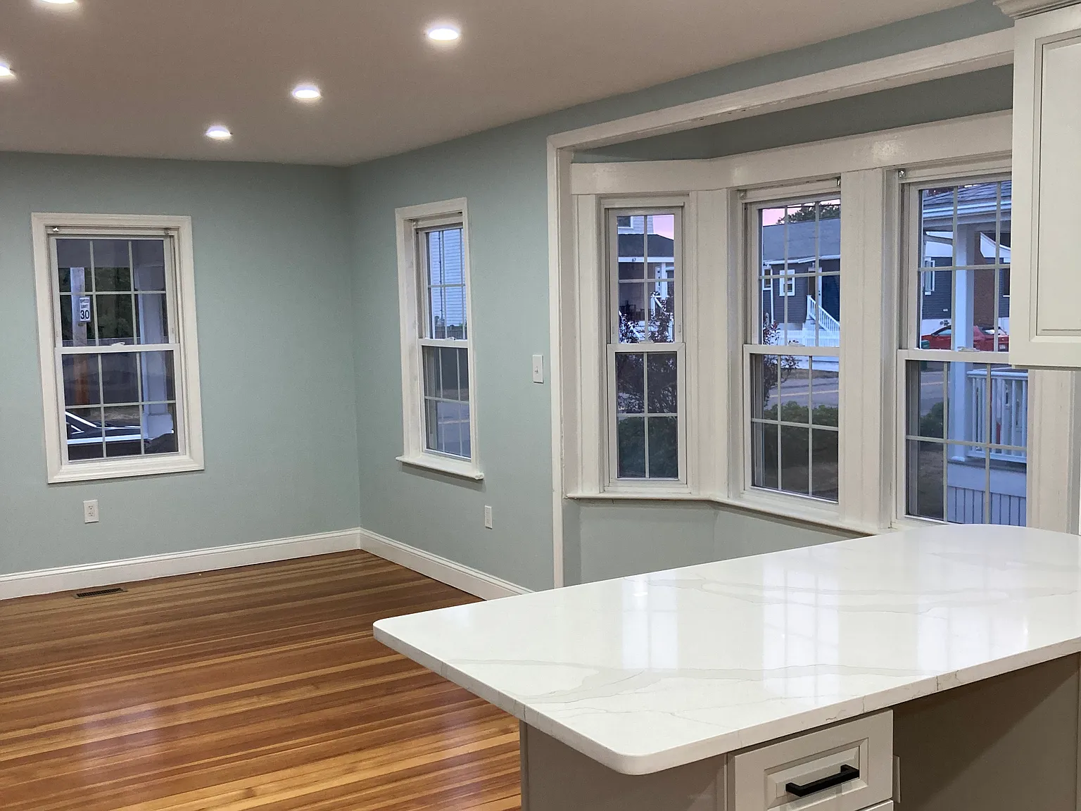4 bed, 1075 sqft, $3,625 — Photo 4