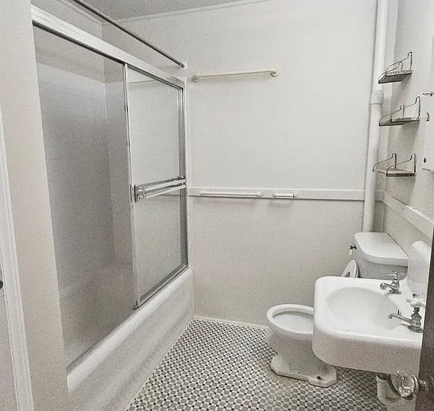 4235 Brooklyn Ave NE #201 — Photo 10