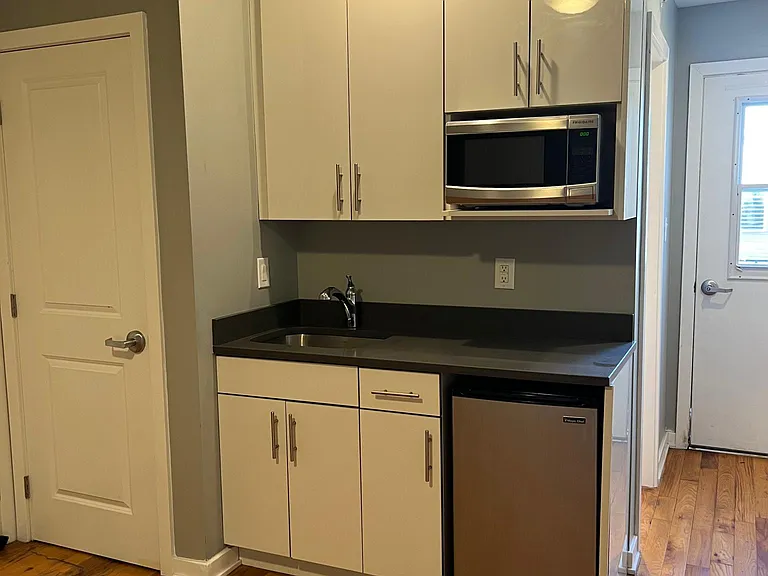 535 N Budd St #E3 — Photo 9