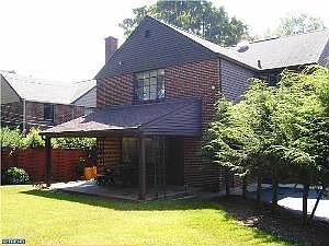 2nd image of 1517 James Rd
