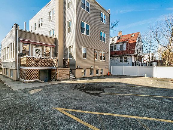 4th image of 144 Beach 121 St #1A