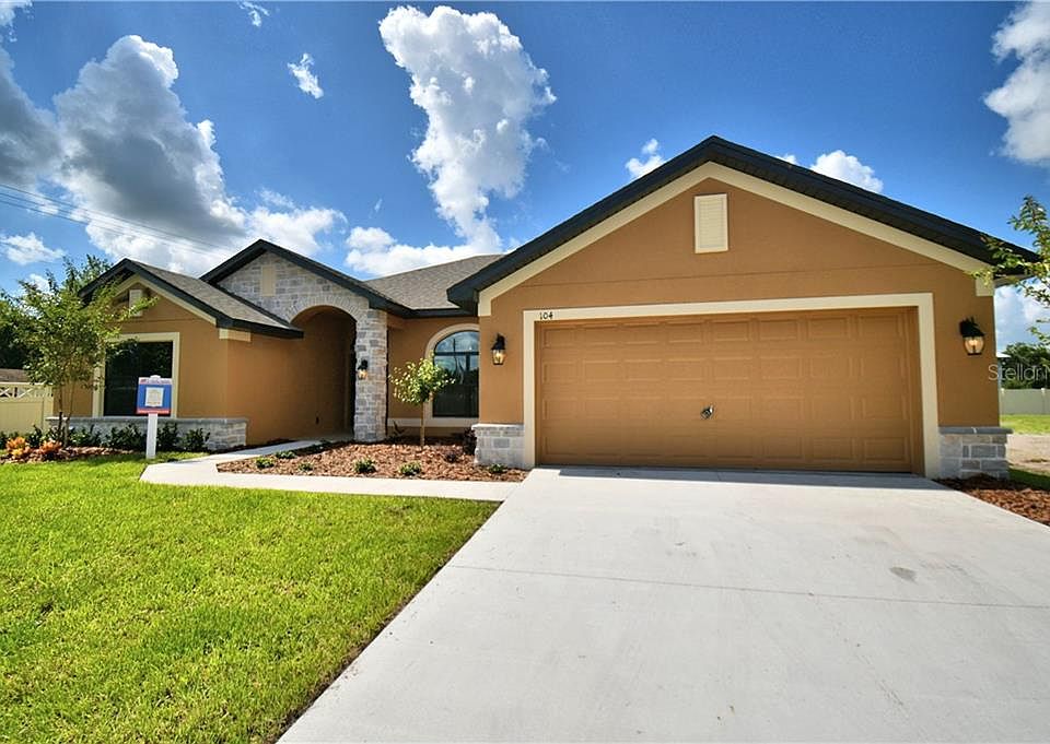 1st image of 136 Heritage Park Ln