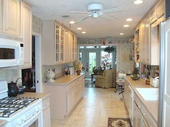 3rd image of 5386 Whisperwood Ln