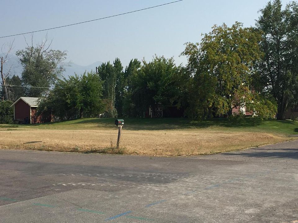 1st image of 528 13th St W