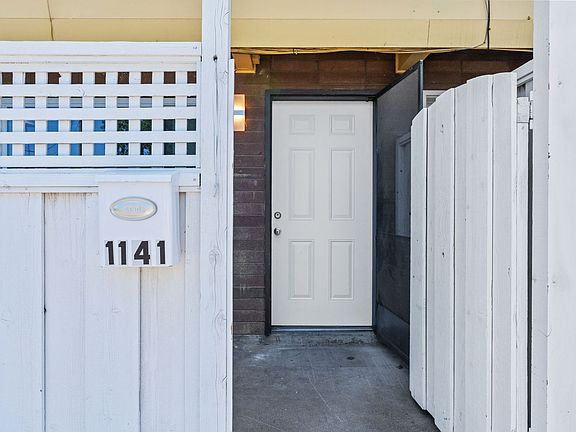 3rd image of 1141-1161 Oak Ave #1141