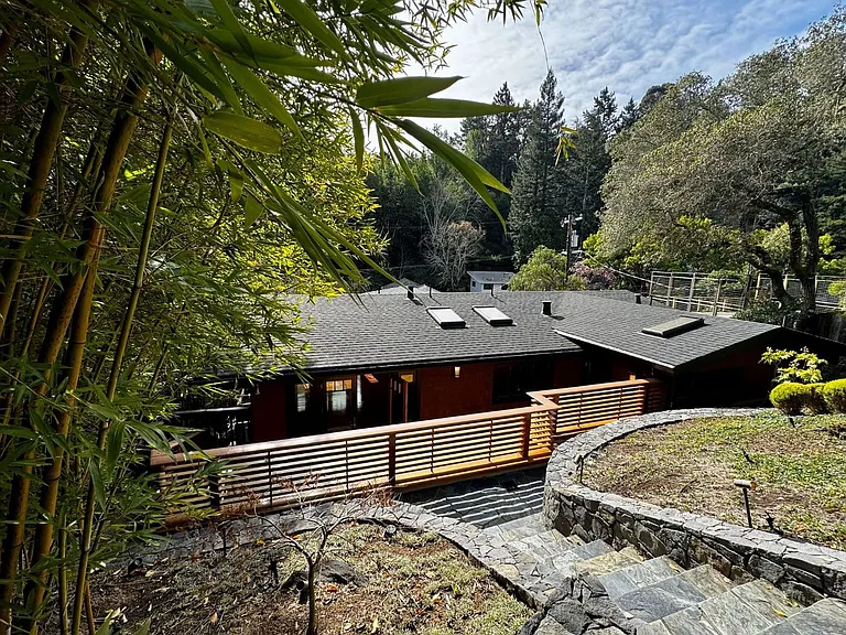60 Frances Ave — Photo 4