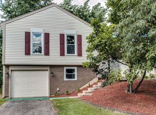 215 Burnside Cir, Bartlett, IL
