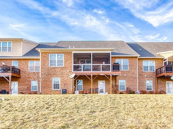 3rd image of 8516 Whistling Straits Dr