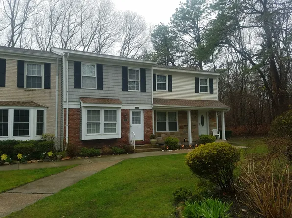 12 Wilson Cmns, Yaphank, NY 11980