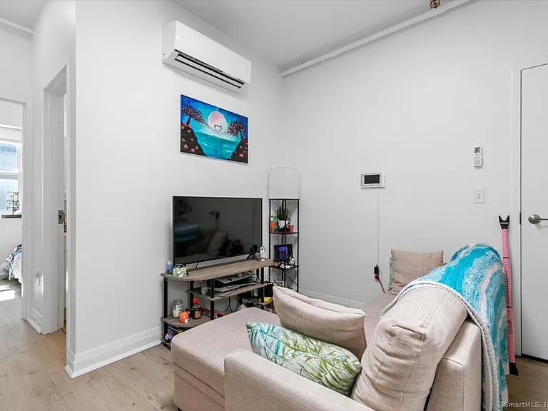 19 Whitney Ave #B — Photo 5