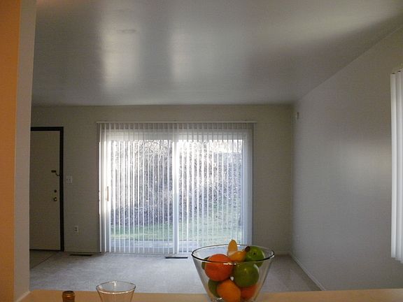 2nd image of 3076 Chelsea Cir