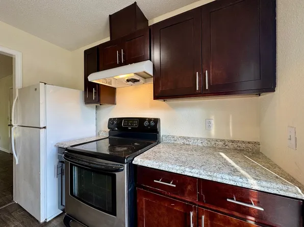 Apartment Close to Lyon College, 2501-2575 Case St #10, Batesville, AR 72501