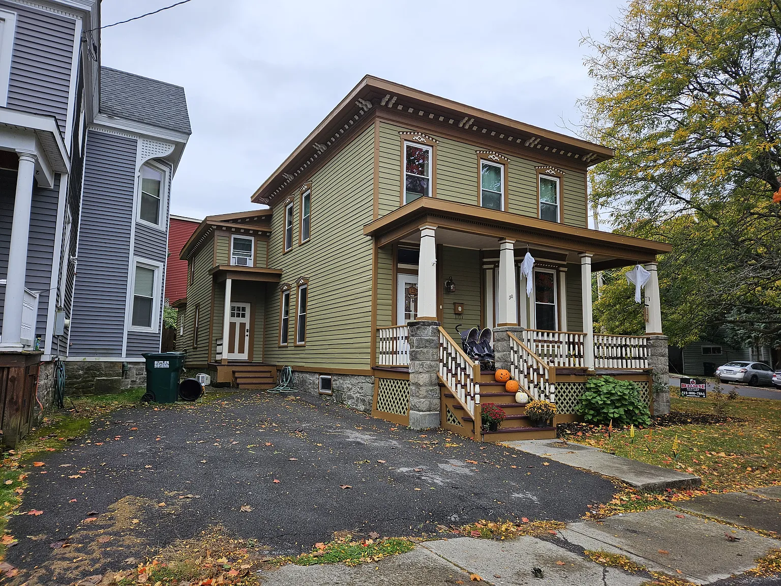 30 W 4th St — Photo 2