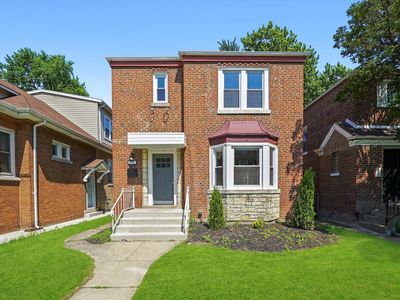 8051 S Paxton Ave, Chicago, IL, 60617