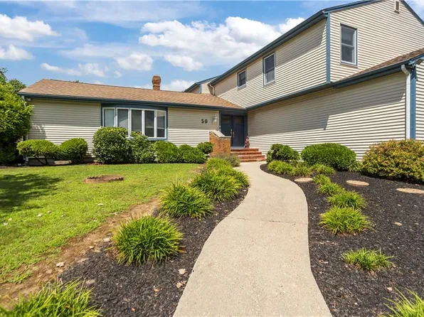 50 Countryside Dr, Cranston, RI 02921