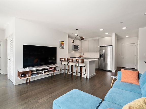 3rd image of 65 Lewis St APT 216