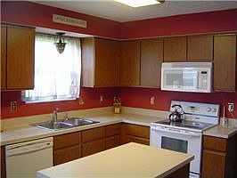 3rd image of 4752 Cherry Park Dr