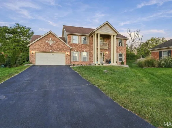 14901 Jockey Club Dr, Chesterfield, MO 63017