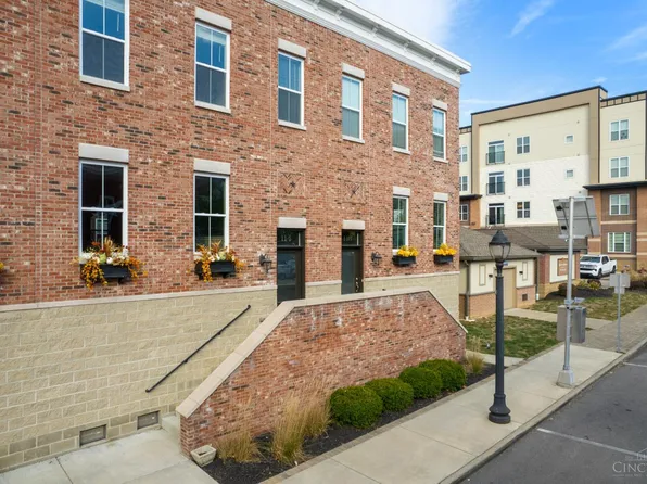 114 Broadway St, Loveland, OH 45140