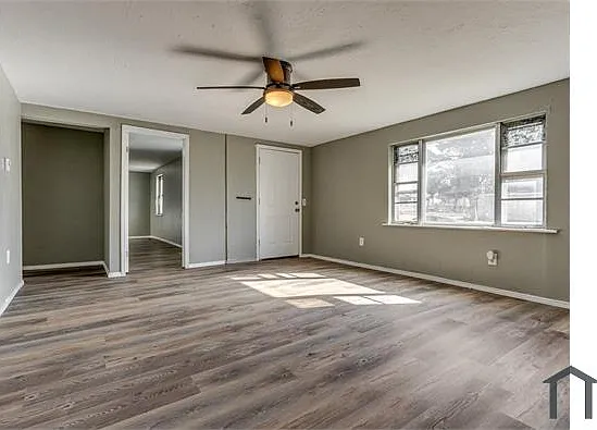 4 bed, $1,300 — Photo 3